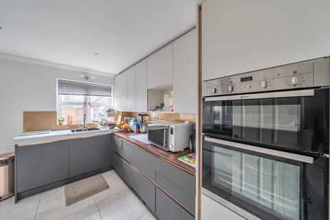undefined, Oakview Close, Watford WD19 4RA