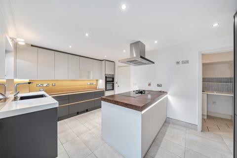 7 Oakview Close, Watford, WD19 4RA