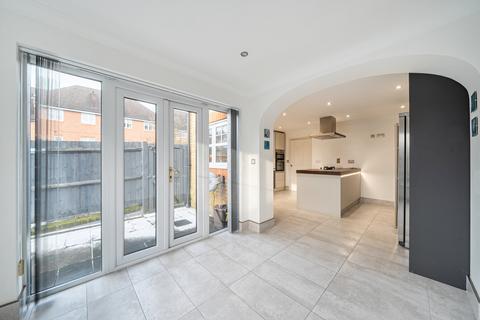 7 Oakview Close, Watford, WD19 4RA