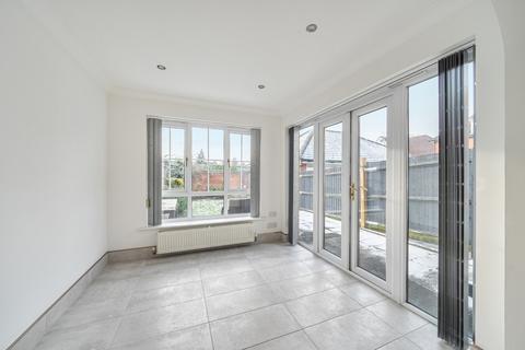 7 Oakview Close, Watford, WD19 4RA