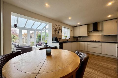 4 bedroom townhouse for sale, Bromley Bank, Denby Dale, HD8 8QG