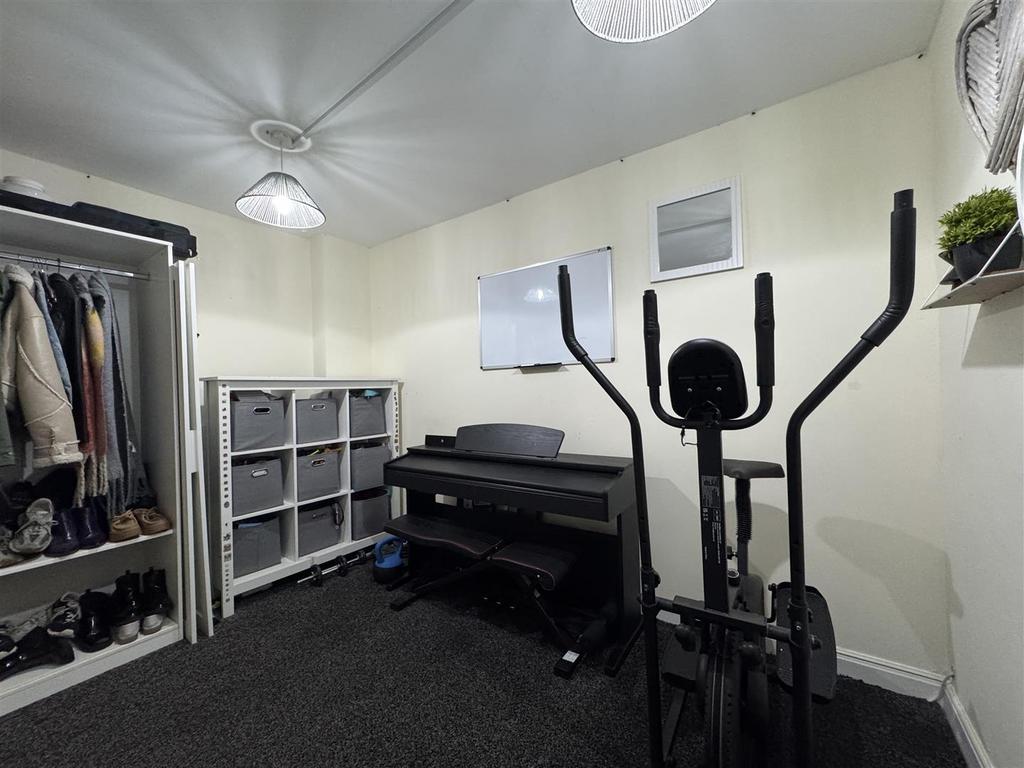 Gym/office