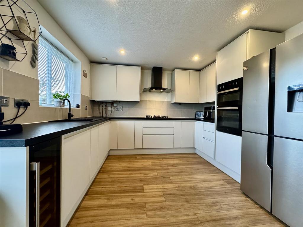 Dining kitchen