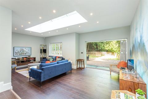 4 bedroom house for sale, Lavershot Hall, Windlesham GU20