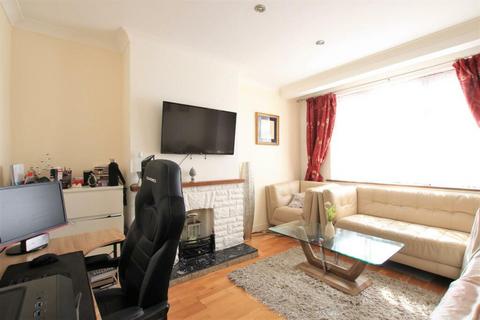 3 bedroom semi-detached house for sale, Meadow Waye, Hounslow, TW5 9EY