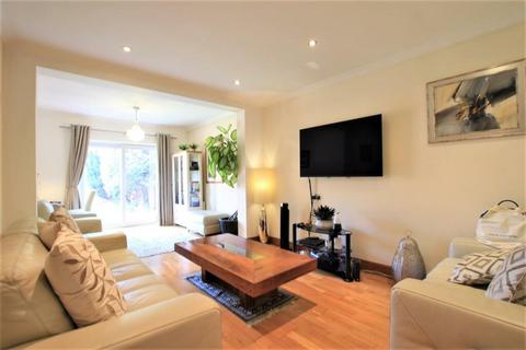 3 bedroom semi-detached house for sale, Meadow Waye, Hounslow, TW5 9EY