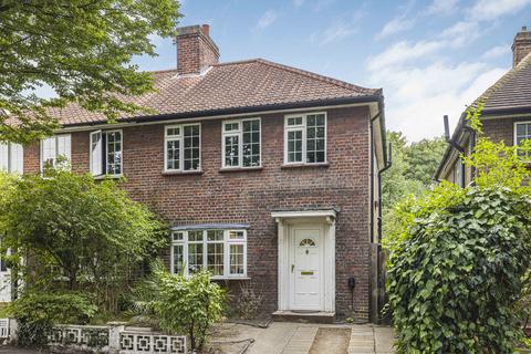 3 bedroom semi-detached house to rent, Fairfield Road, Bromley, BR1