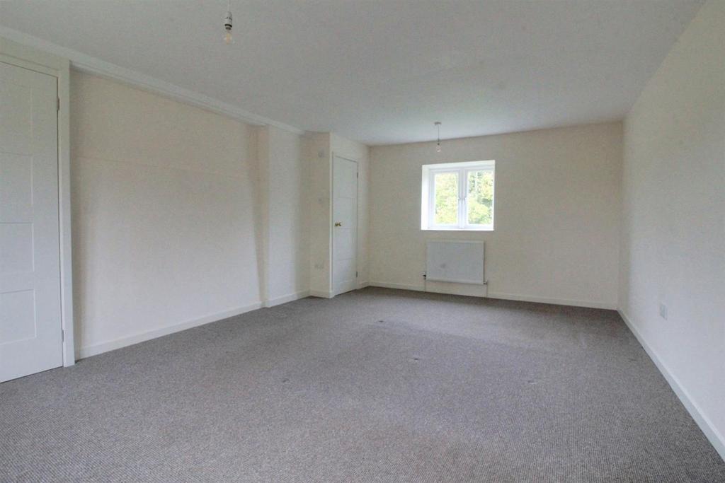 Bedroom 1.jpg