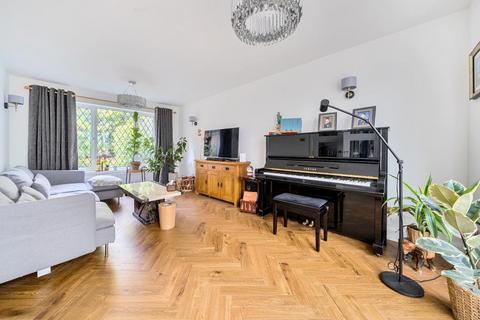 5 bedroom terraced house to rent, Greatford Drive, Guildford GU1