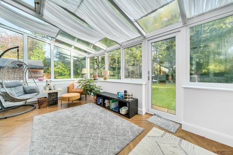 5 bedroom terraced house to rent, Greatford Drive, Guildford GU1