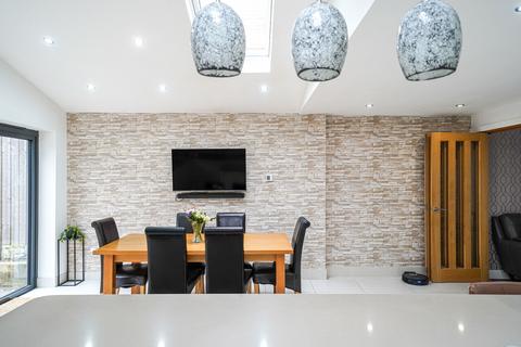 12 Snowford Close, Shirley, Solihull, B90 1DA