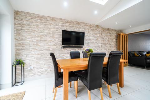12 Snowford Close, Shirley, Solihull, B90 1DA