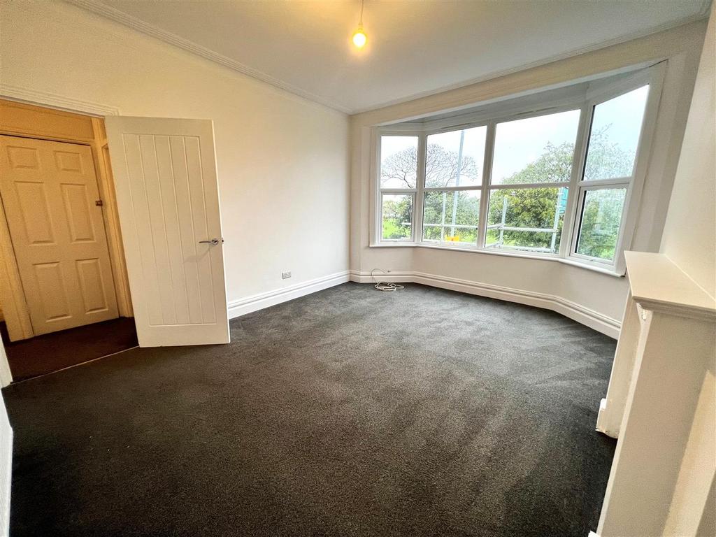 Living Room.jpg