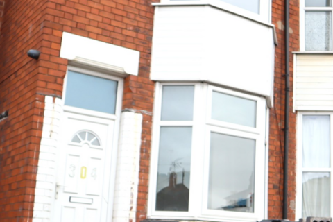 3 bedroom terraced house to rent, Narborough Road, Leicester LE3