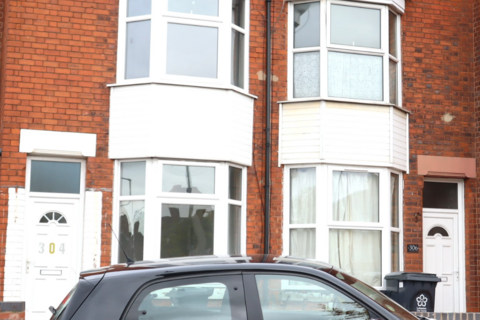 3 bedroom terraced house to rent, Narborough Road, Leicester LE3