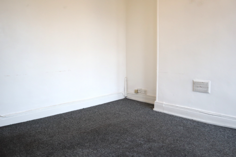 3 bedroom terraced house to rent, Narborough Road, Leicester LE3