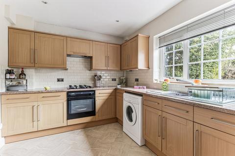 3 bedroom detached house for sale, Birchmead Avenue, Pinner HA5