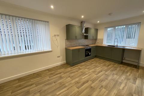 3 bedroom bungalow to rent, Manor Way, Neath