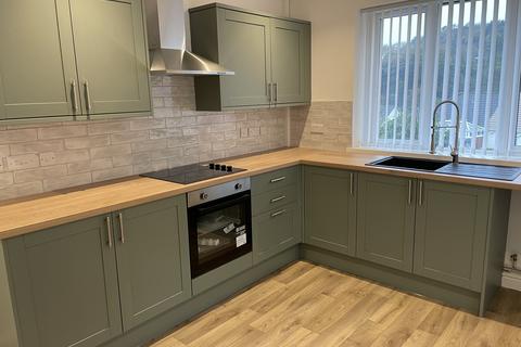 3 bedroom bungalow to rent, Manor Way, Neath