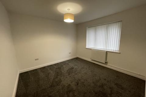 3 bedroom bungalow to rent, Manor Way, Neath