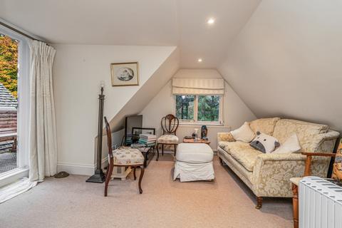 Flat 7, Parklands Hazel Grove, Hindhead, GU26 6BJ