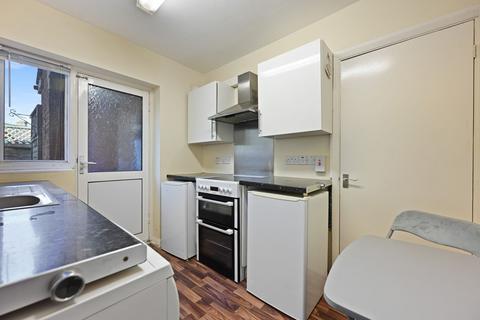 undefined, Greenford Road, Greenford