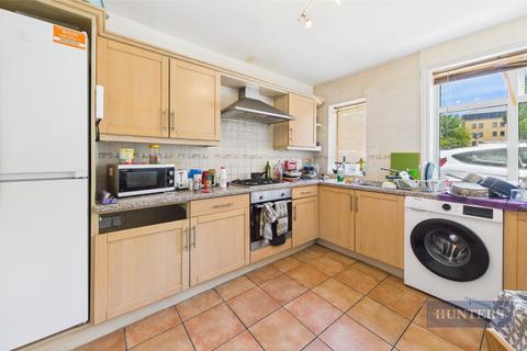 5 bedroom flat to rent, Devonshire Road, Southampton