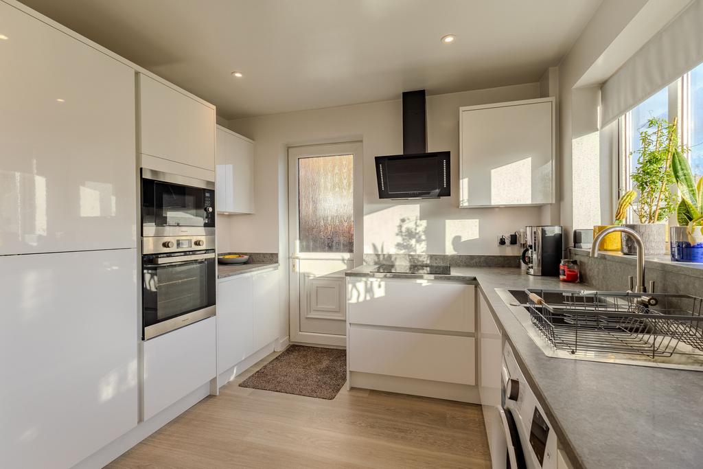 Kitchen (2)