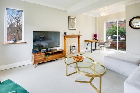 undefined, Medway, Turners Hill, Crawley, RH10