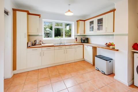 undefined, Medway, Turners Hill, Crawley, RH10