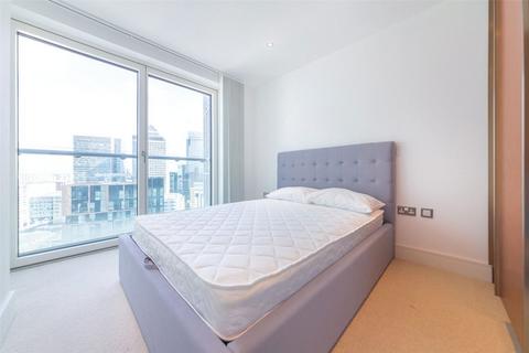 3 bedroom flat for sale, Lincoln Plaza, London E14