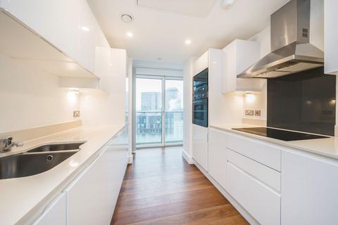 3 bedroom flat for sale, Lincoln Plaza, London E14
