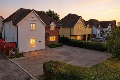 4 bedroom detached house for sale, The Old Orchard, Chelmsford CM2