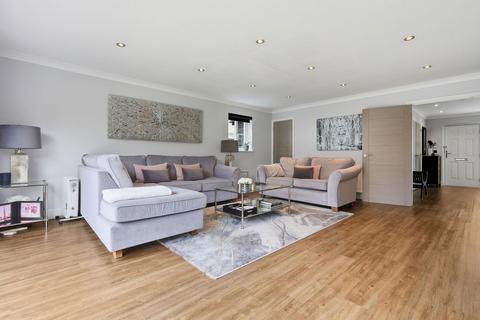 4 bedroom detached house for sale, The Old Orchard, Chelmsford CM2