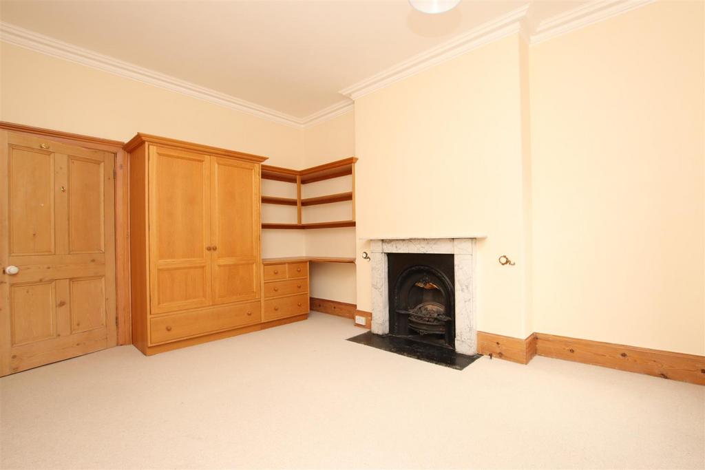 Bedroom two (2).JPG