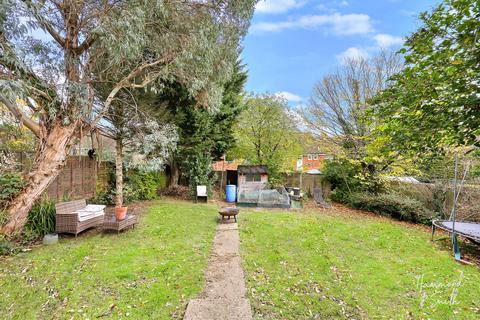 3 bedroom semi-detached house for sale, Centre Avenue, Epping CM16