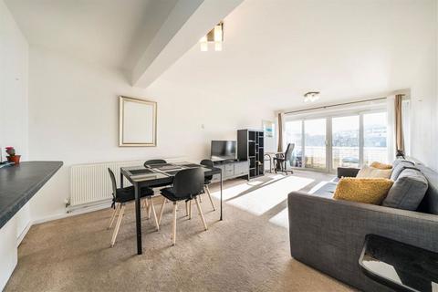 2 bedroom flat to rent, Porchester Square, London W2