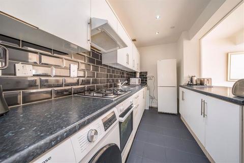 2 bedroom flat to rent, Porchester Square, London W2