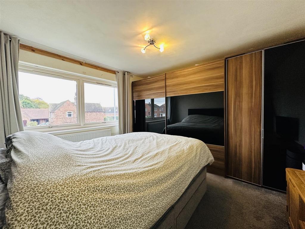 Bed 1.jpg