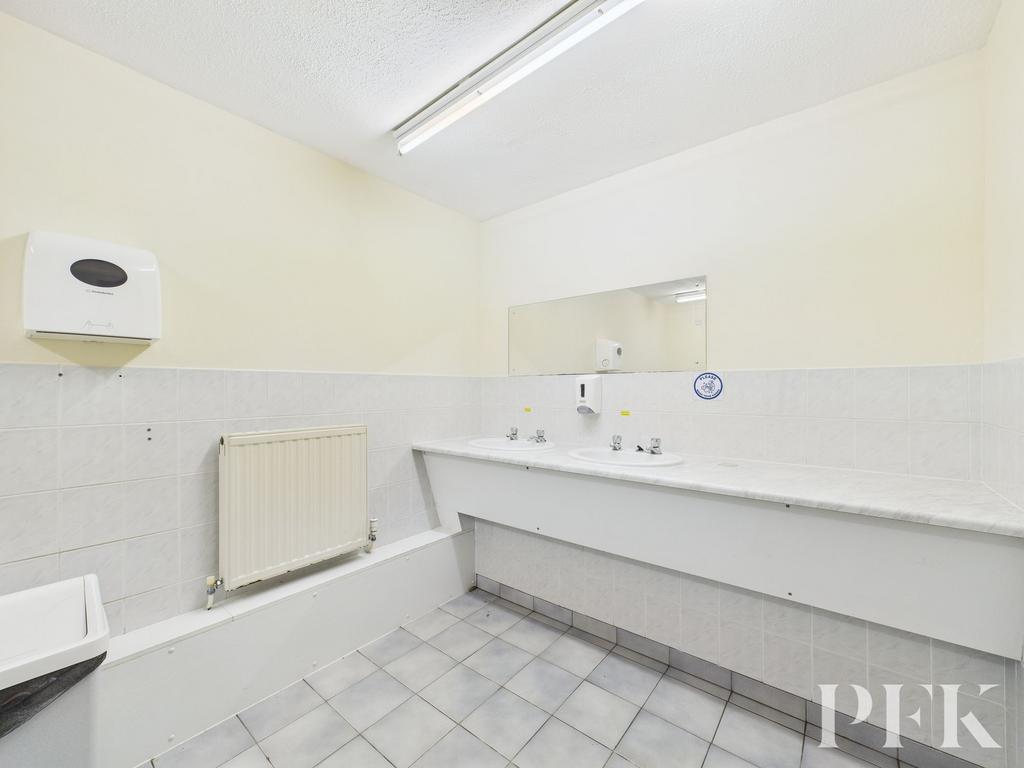 Ground Floor WC (urinals)