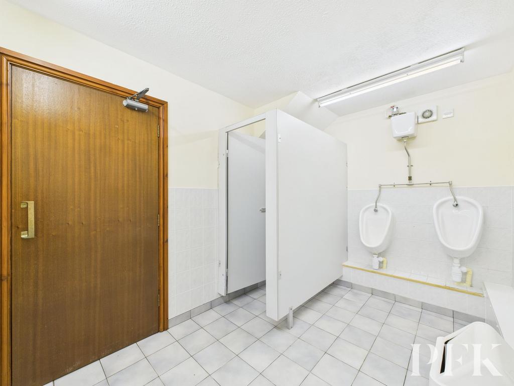 Ground Floor WC (urinals)