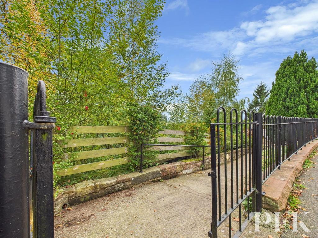Rear Pathway