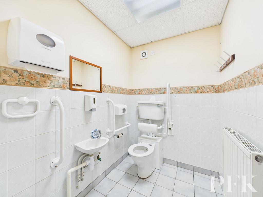 First Floor WC
