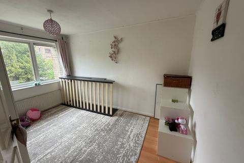 2 bedroom maisonette for sale, Cleveland Court  Kent Avenue  london  W13 8BJ