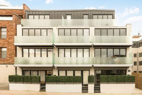 undefined, Elm Grove, Wimbledon SW19
