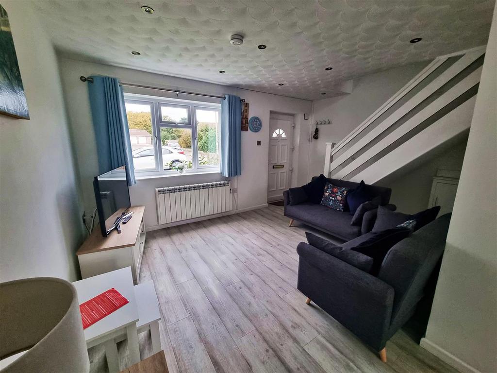 Lounge 2.jpg