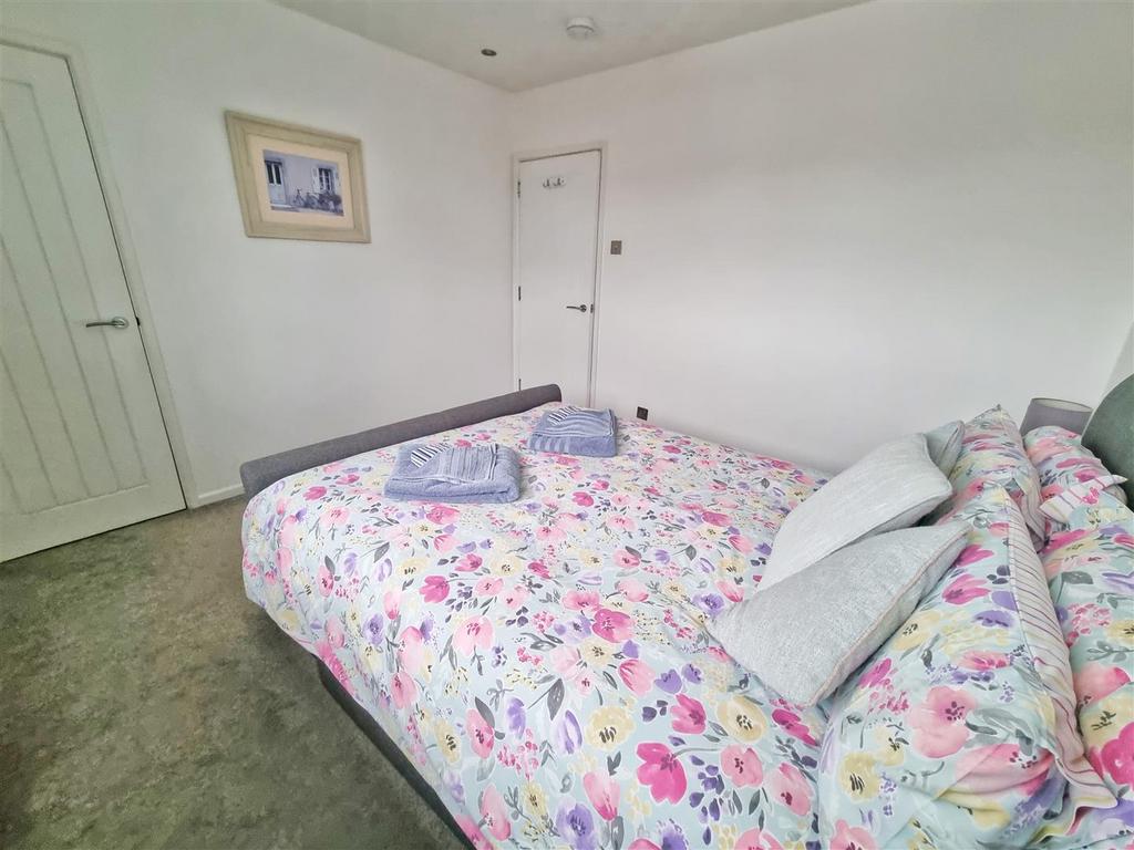 Bedroom 1.1.jpg