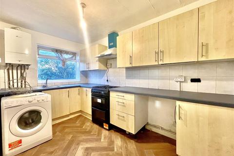 undefined, Memorial Close, Hounslow TW5