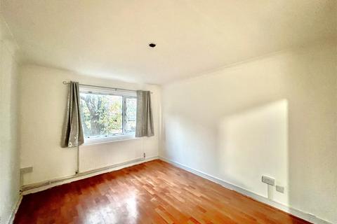 undefined, Memorial Close, Hounslow TW5