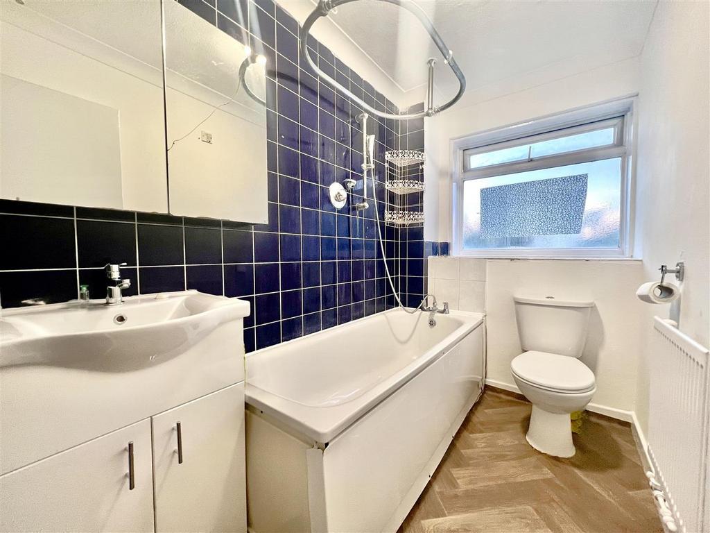 Family Bathroom/ WC